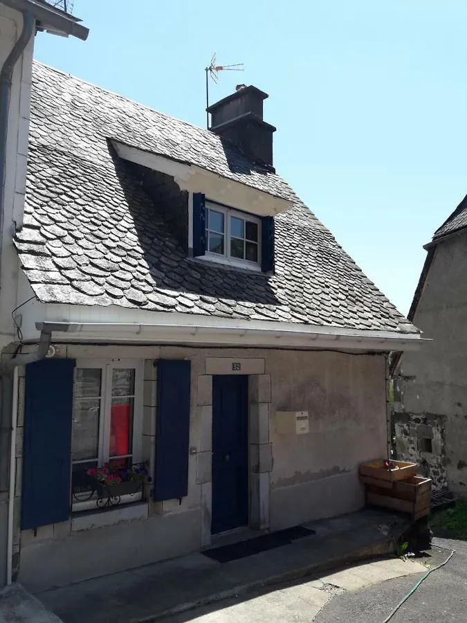 Maison Cosy Proche De La Station De Ski Du Lioran 4 Personnes Thiézac 0*,  Frankrike